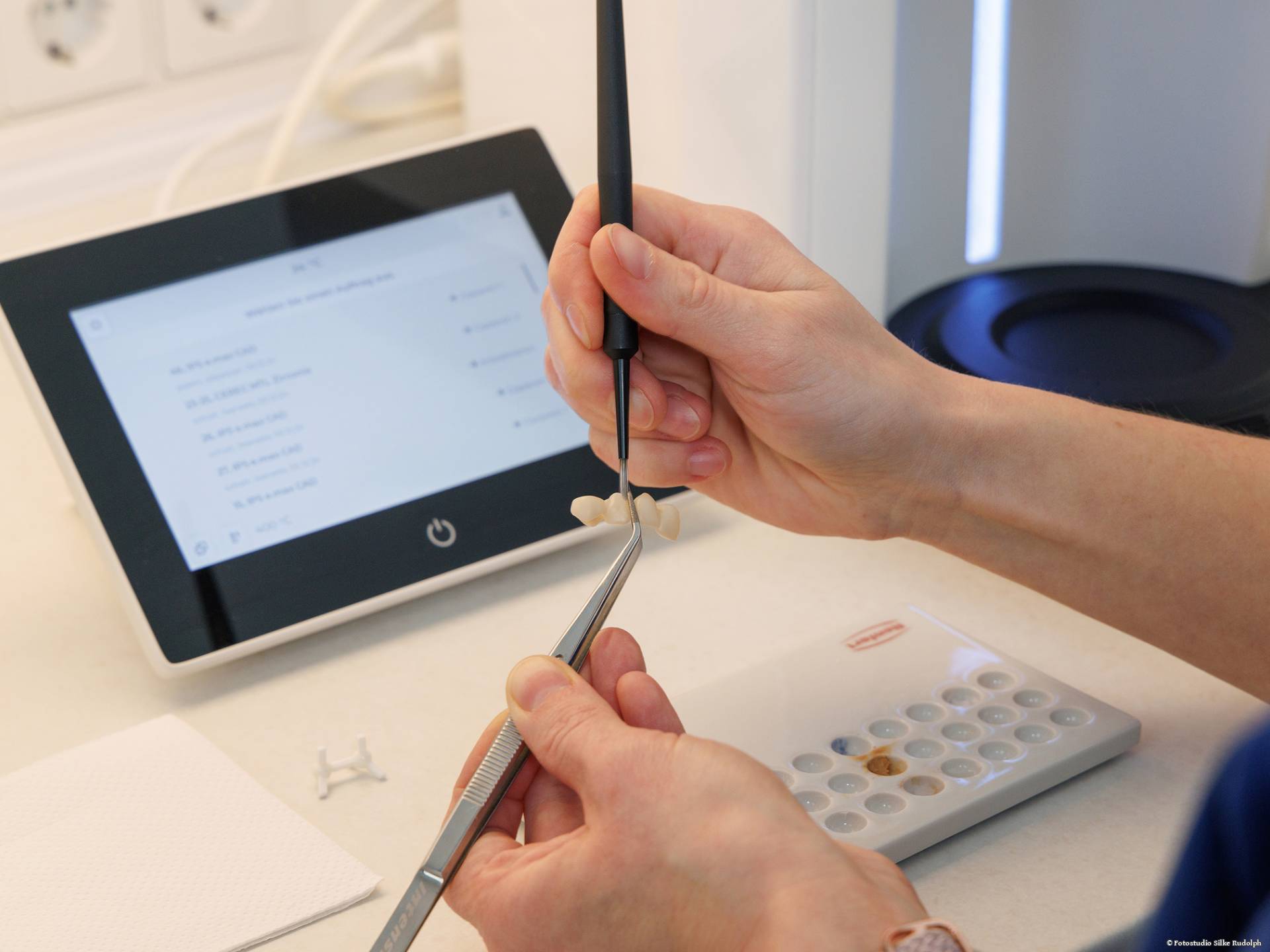 ZFA bemalt Zahnersatz