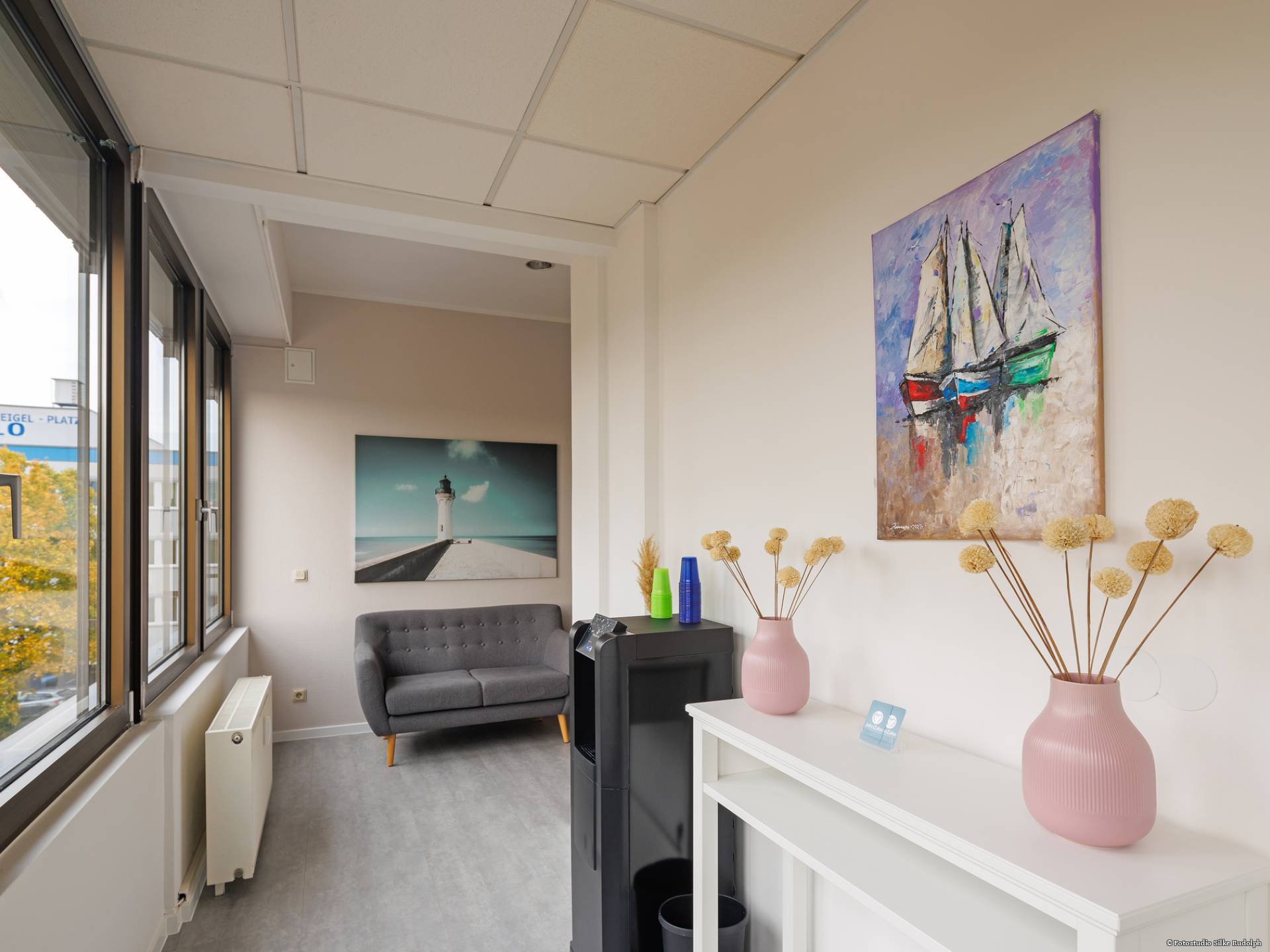 Wartebereich der Zahnarztpraxis Carolyn Jahn